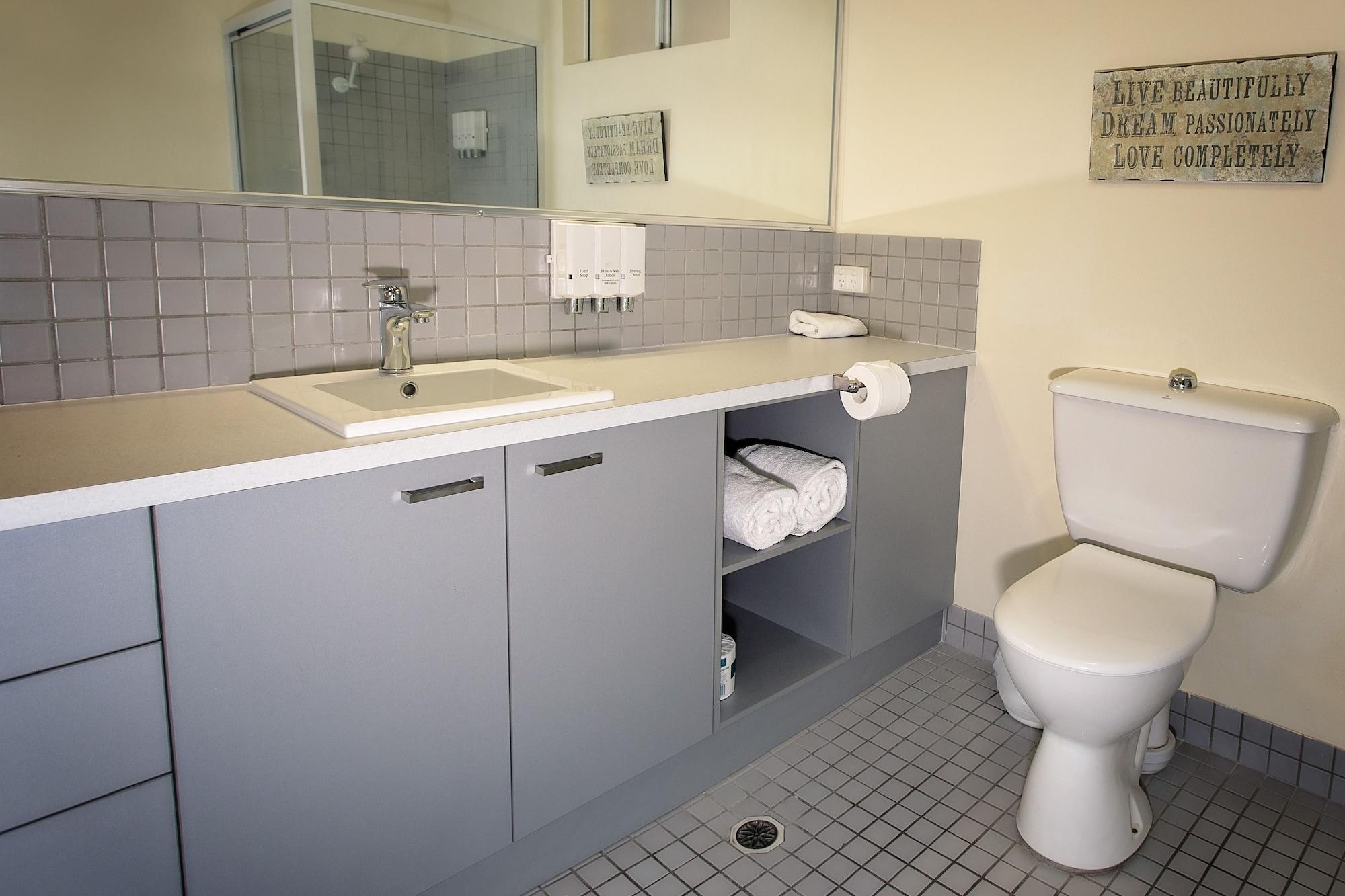 White Lace Motor Inn Mackay Bagian luar foto